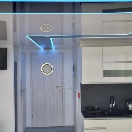 Dom Na Wodzie Listomie Appartement