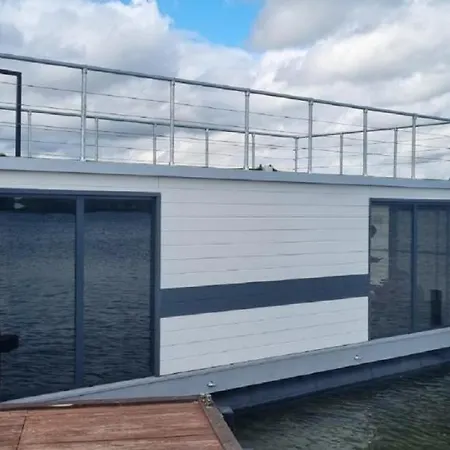 アパート Dom Na Wodzie Listomie *